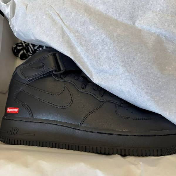 Supreme Nike Air Force 1 Mid 9.5 Men